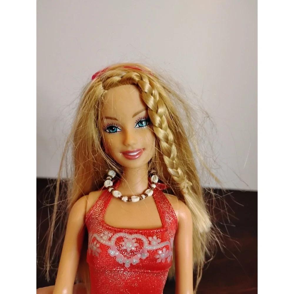 2005 Vintage Mattel Barbie Beach Fun Doll With Original Cloths